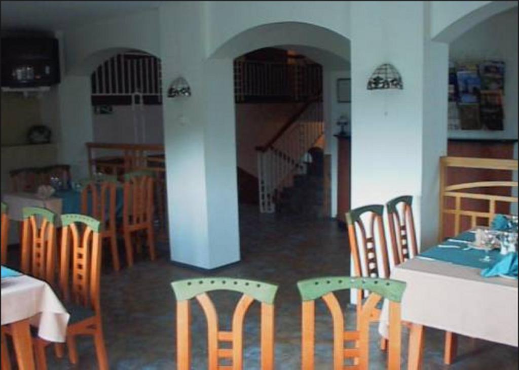 Hotell De Tolly Torva Exterior photo